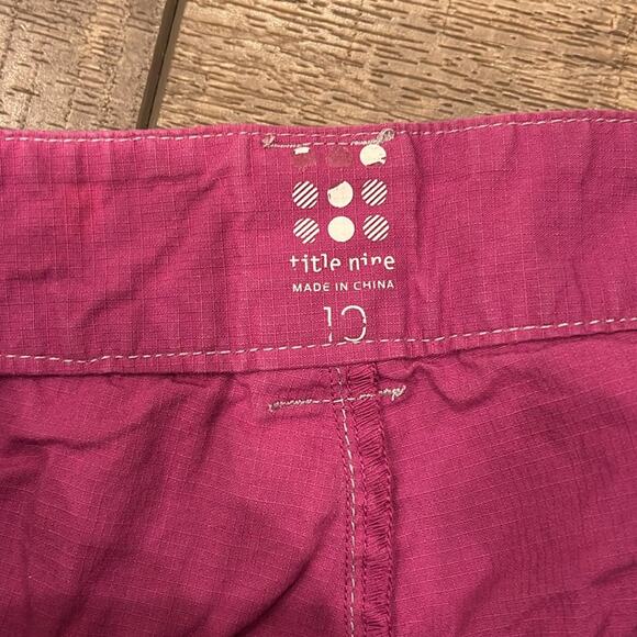 Title Nine Women's Brash Ripstop Cargo Capris Magenta Size 10 - Picture 6 of 9
